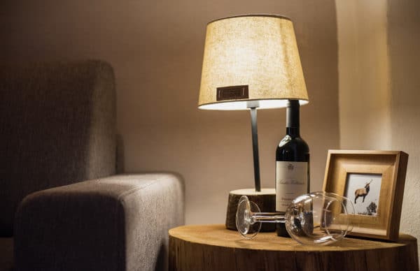 Living room details. Light and wine for your holidays in Pragelato - Sestriere