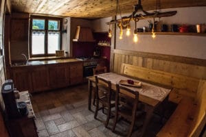 kitchen with mountain view in Pragelato - Via Lattea Sestriere - Torino